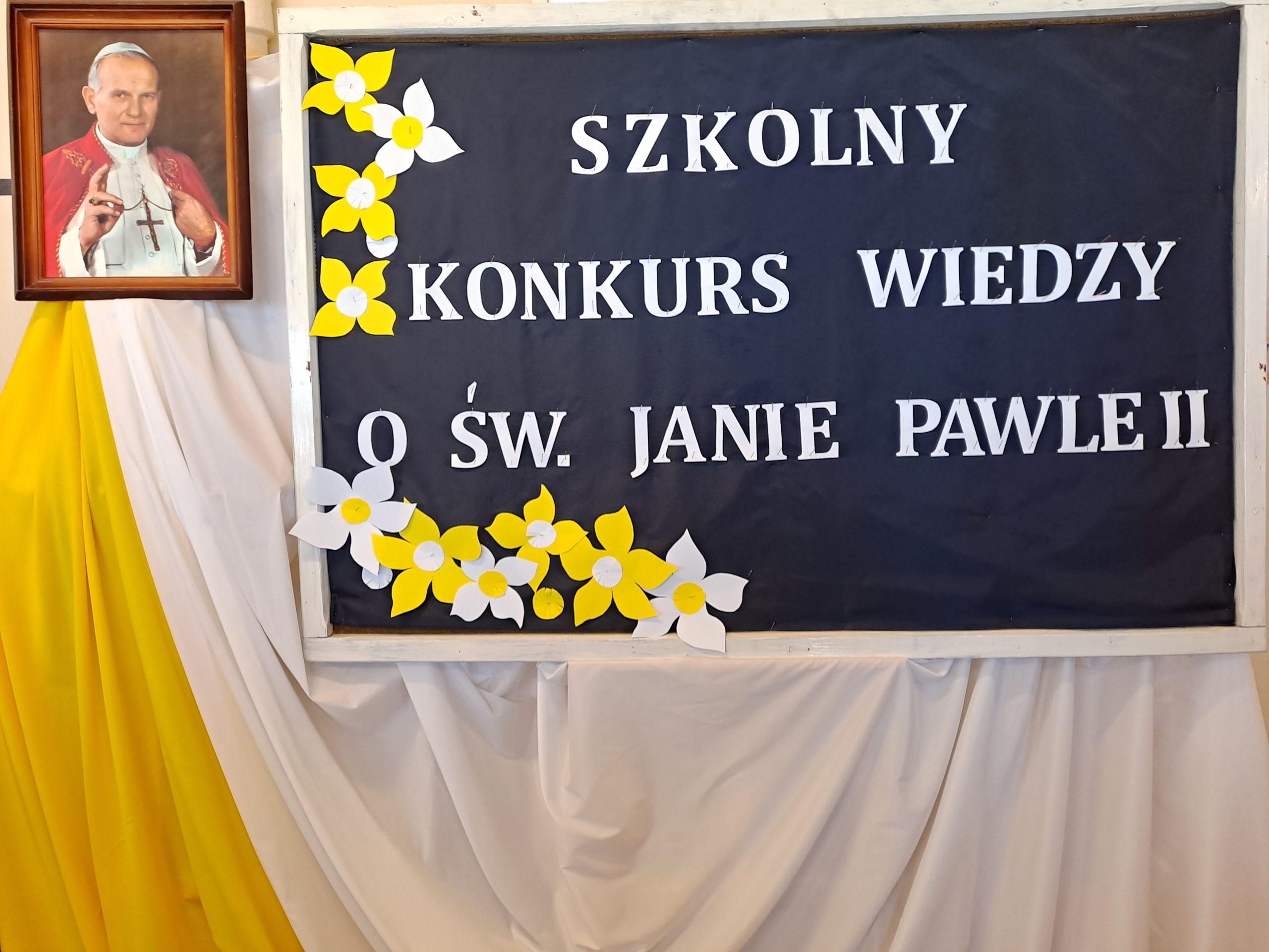 You are currently viewing Szkolny konkurs o św. Janie Pawle II