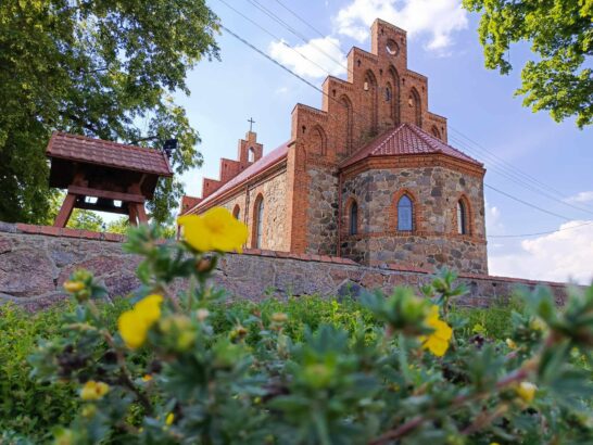 Nasz kościół w wiosennej szacie – FOTOGALERIA